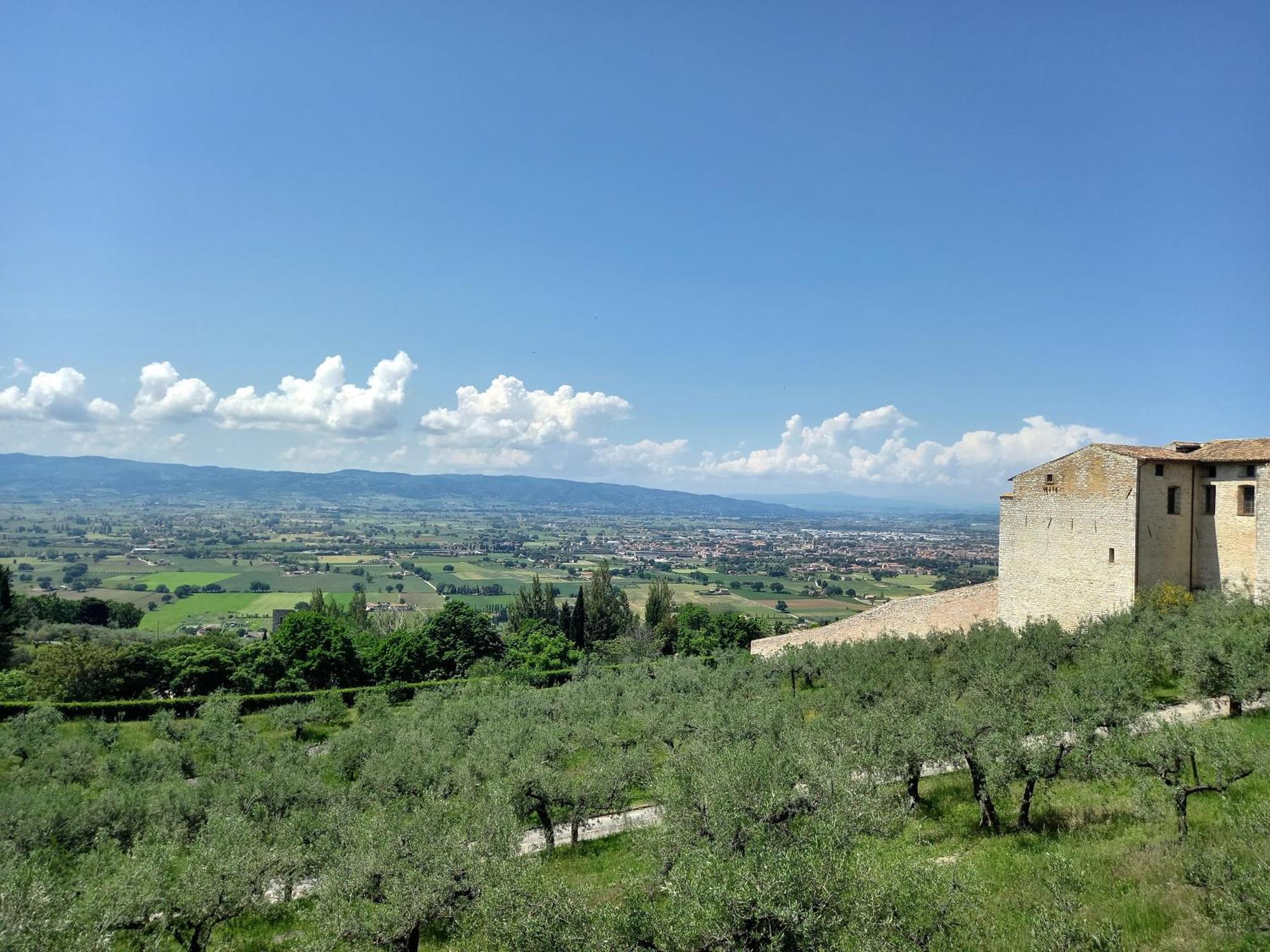 B&B Maison Gabry Assisi Bagian luar foto