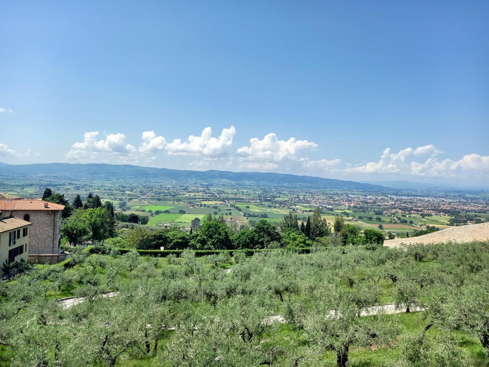 B&B Maison Gabry Assisi Bagian luar foto