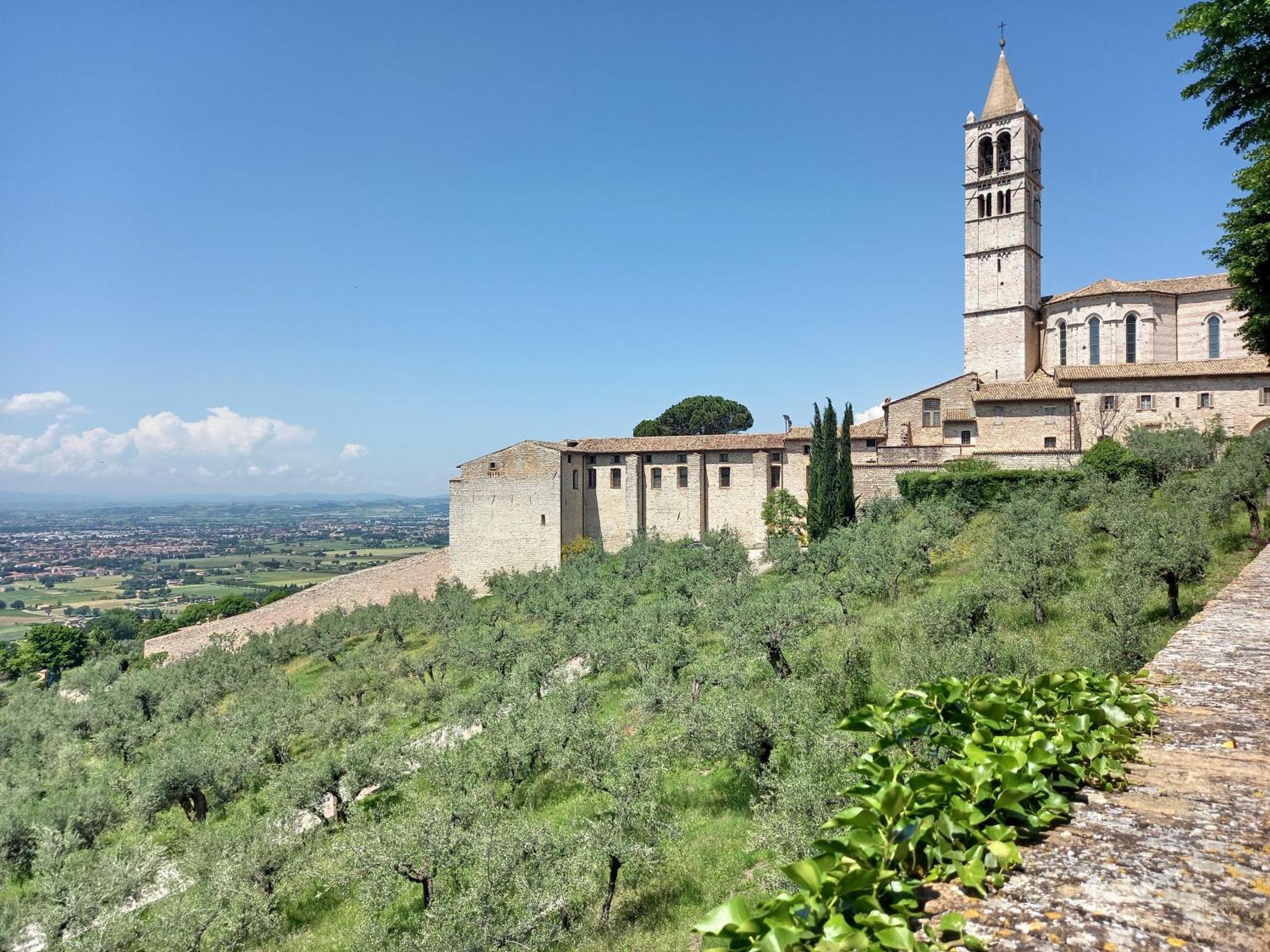B&B Maison Gabry Assisi Bagian luar foto